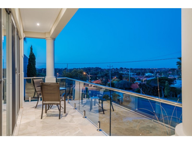 14 Luccombe Way, Karrinyup WA 6018