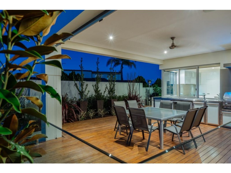 14 Luccombe Way, Karrinyup WA 6018