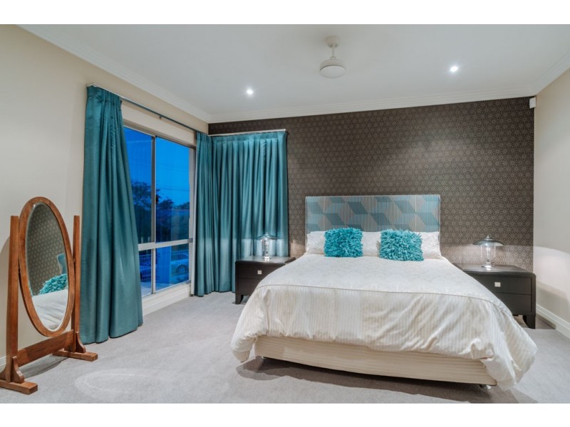 14 Luccombe Way, Karrinyup WA 6018