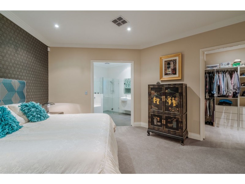 14 Luccombe Way, Karrinyup WA 6018