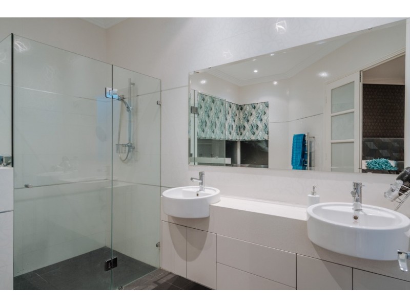 14 Luccombe Way, Karrinyup WA 6018