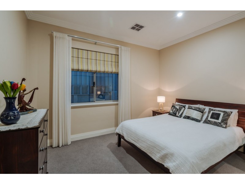 14 Luccombe Way, Karrinyup WA 6018