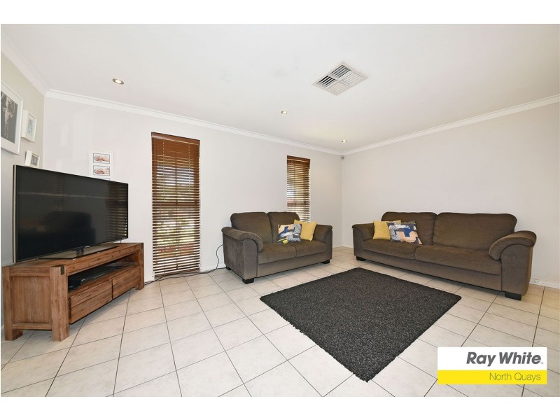 9 Garnkirk Road, Greenwood WA 6024