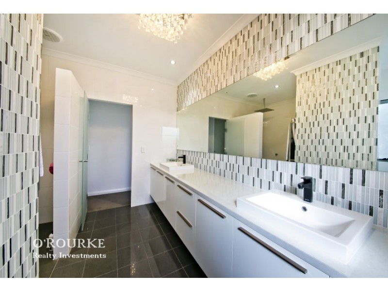 126 b Miles Street, Karrinyup WA 6018