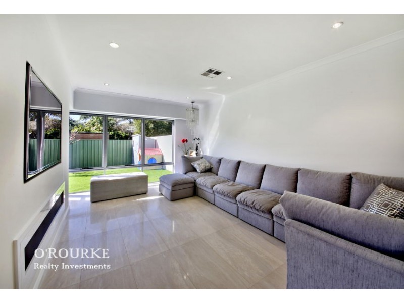 126 b Miles Street, Karrinyup WA 6018