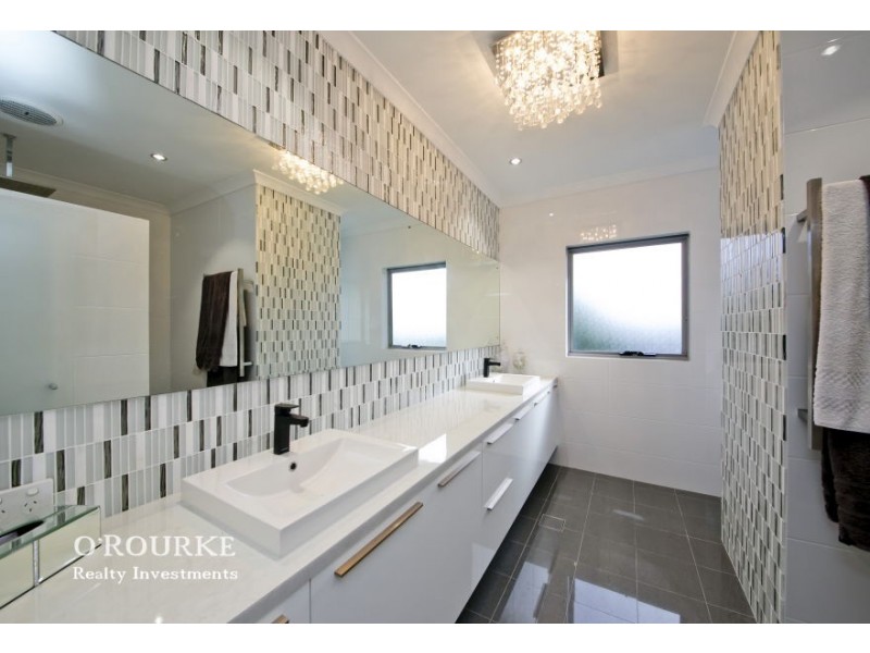 126 b Miles Street, Karrinyup WA 6018