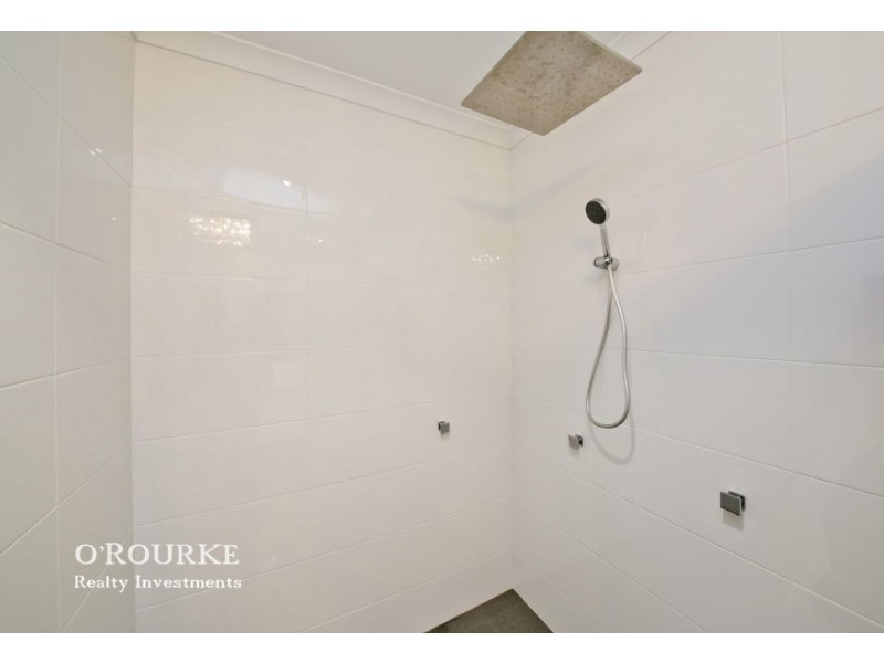 126 b Miles Street, Karrinyup WA 6018