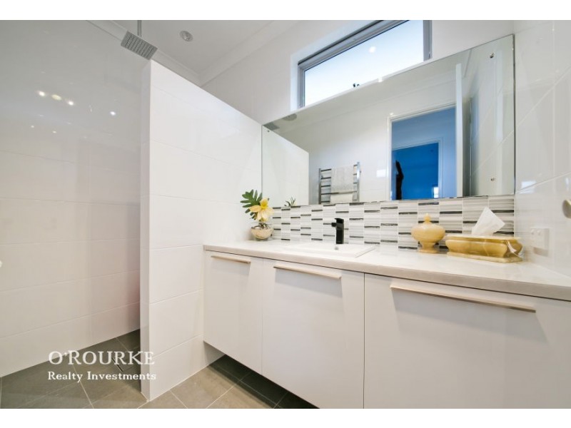 126 b Miles Street, Karrinyup WA 6018