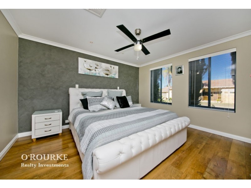 4 Carnaby Place, Alexander Heights WA 6064