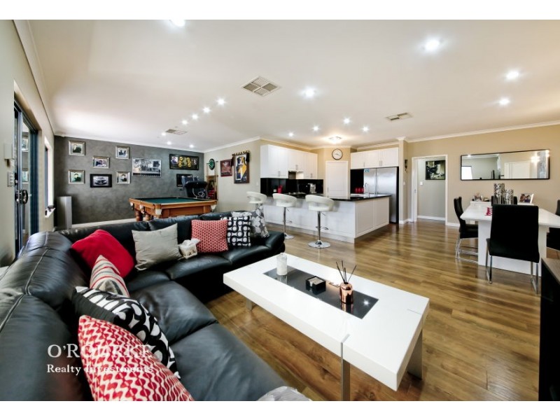 4 Carnaby Place, Alexander Heights WA 6064