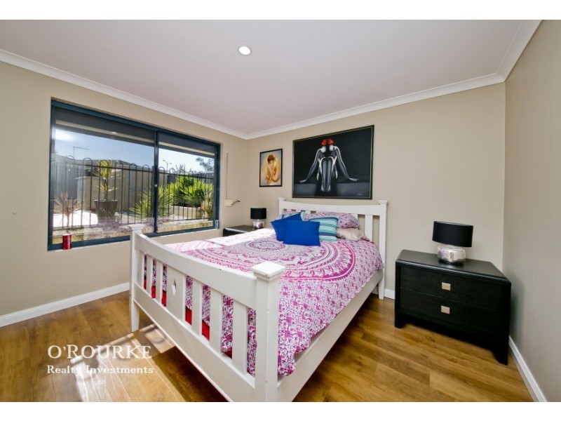 4 Carnaby Place, Alexander Heights WA 6064