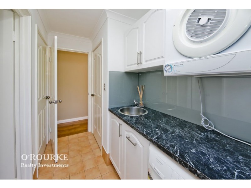 4 Carnaby Place, Alexander Heights WA 6064