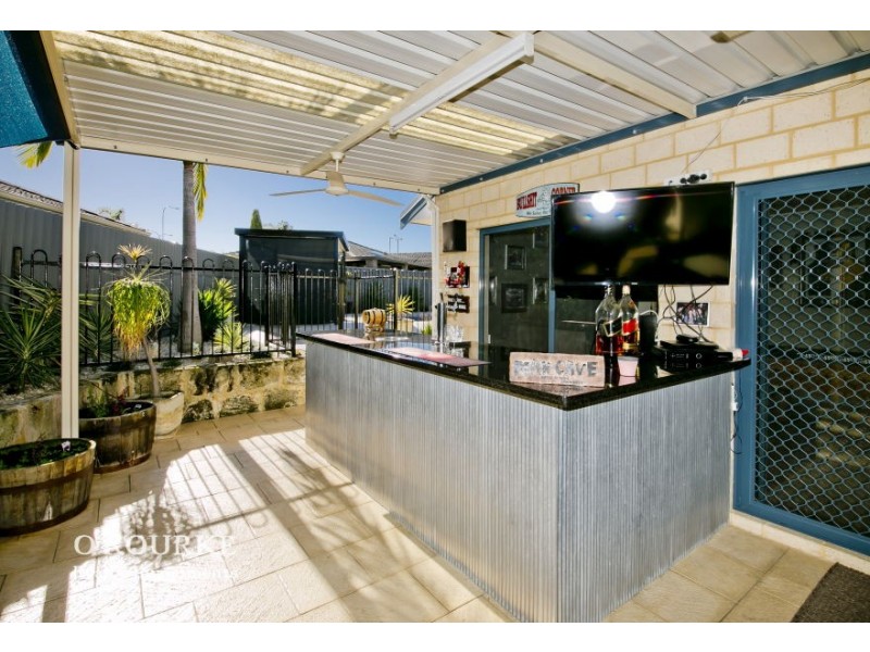 4 Carnaby Place, Alexander Heights WA 6064