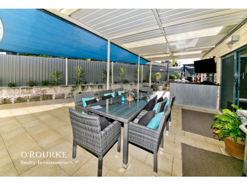 4 Carnaby Place, Alexander Heights WA 6064