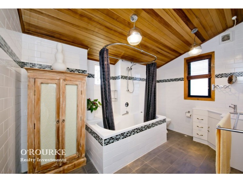 218 Holbeck Street, Doubleview WA 6018