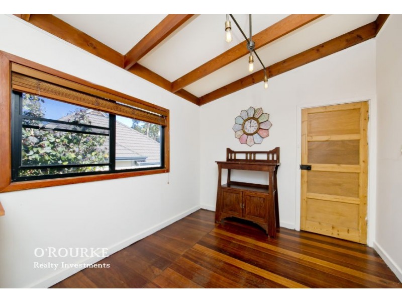 218 Holbeck Street, Doubleview WA 6018