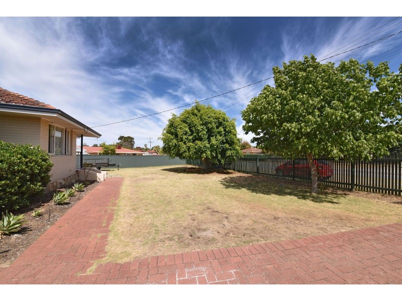 52 Nanovich Avenue, Girrawheen WA 6064