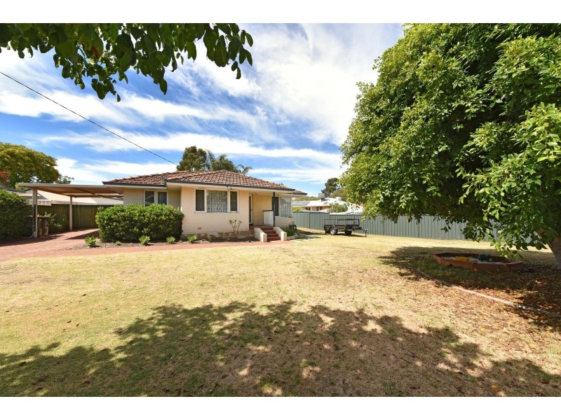 52 Nanovich Avenue, Girrawheen WA 6064