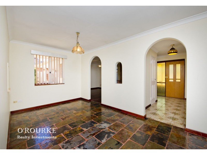 4 Kingfisher Place, Stirling WA 6021