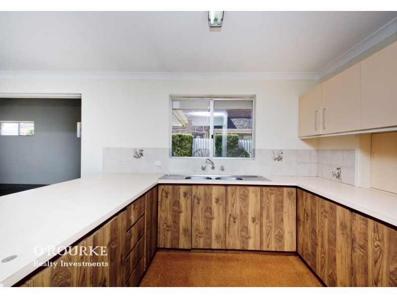 4 Kingfisher Place, Stirling WA 6021
