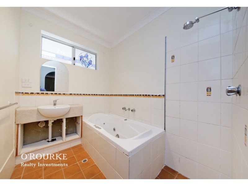 4 Kingfisher Place, Stirling WA 6021