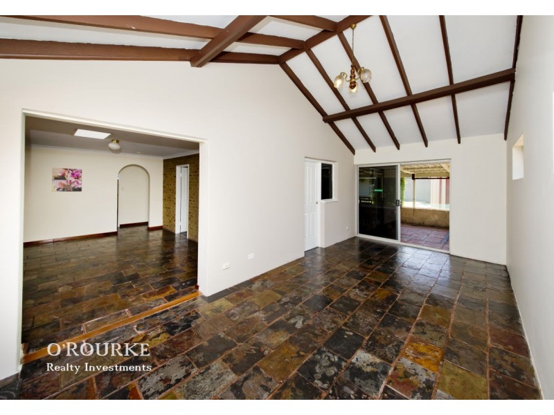 4 Kingfisher Place, Stirling WA 6021