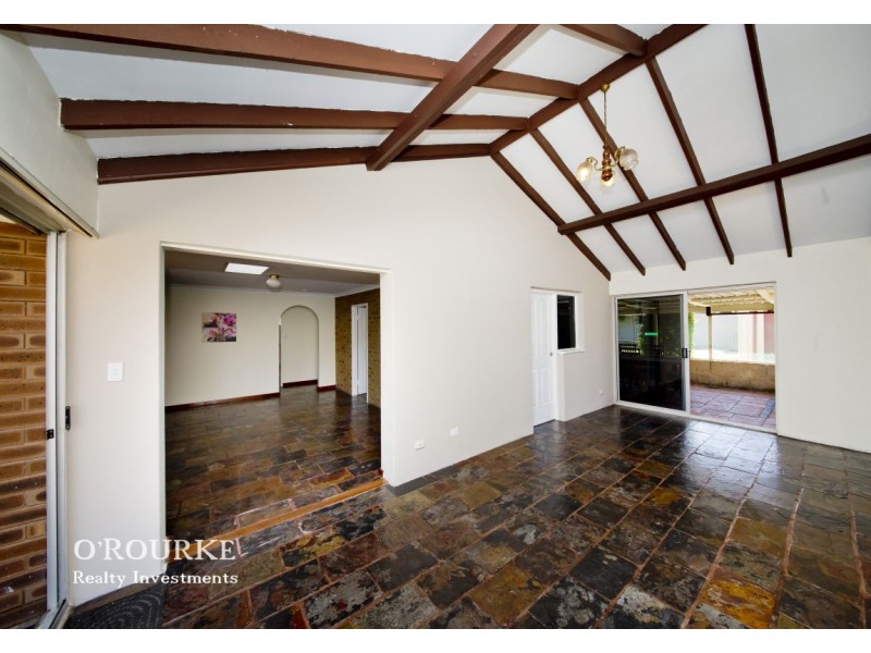 4 Kingfisher Place, Stirling WA 6021