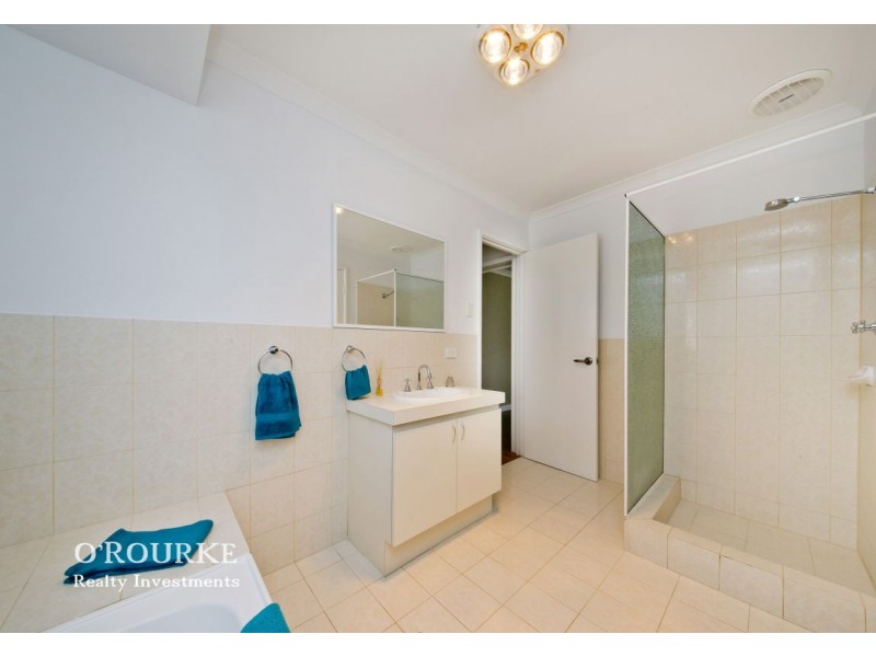 18B Bradbury Place, Alexander Heights WA 6064