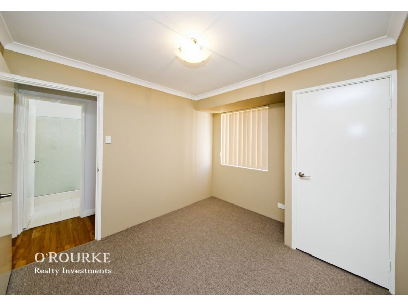 18B Bradbury Place, Alexander Heights WA 6064