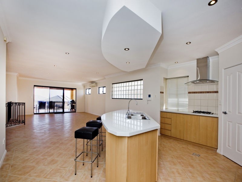 8 Contacio Cove, Trigg WA 6029