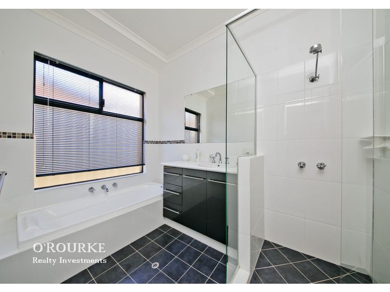 194a Grand Promenade, Doubleview WA 6018