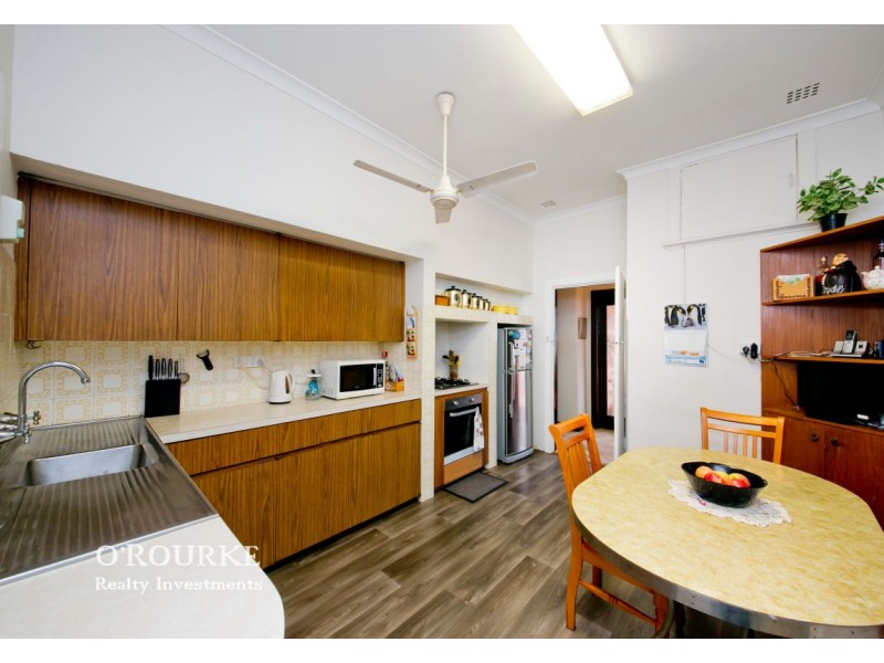 241 Grand Promenade, Doubleview WA 6018