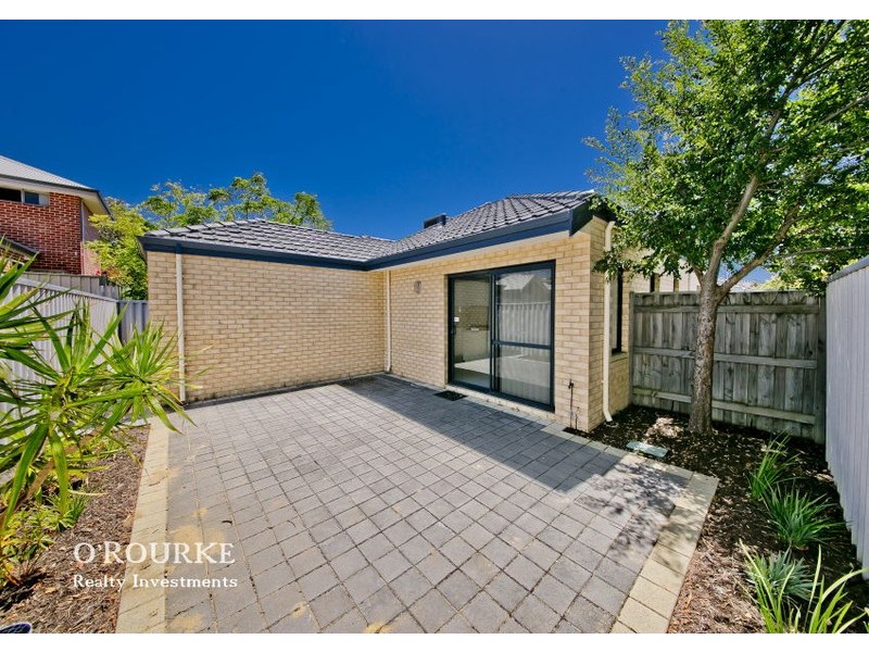 2/143 Ravenscar Street, Doubleview WA 6018