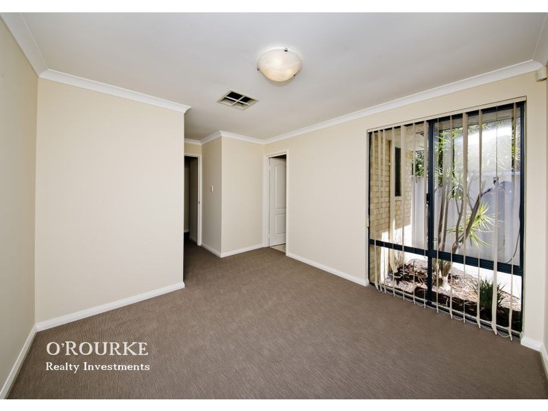 2/143 Ravenscar Street, Doubleview WA 6018