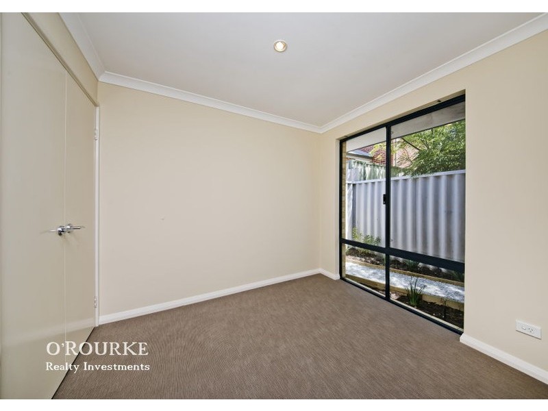 2/143 Ravenscar Street, Doubleview WA 6018