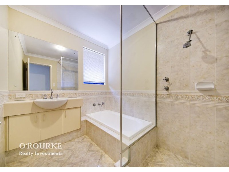 2/143 Ravenscar Street, Doubleview WA 6018