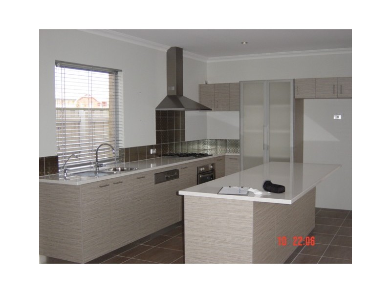 19 Bundaleer Ave, Ellenbrook WA 6069