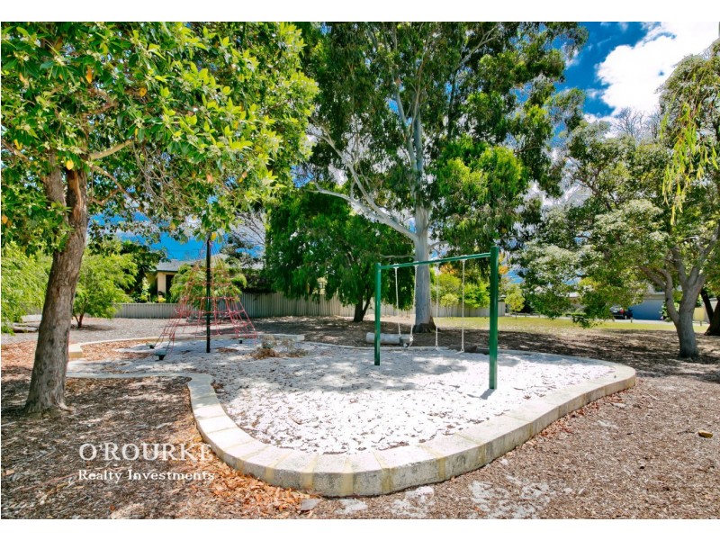 143 b Grand Promenade, Doubleview WA 6018