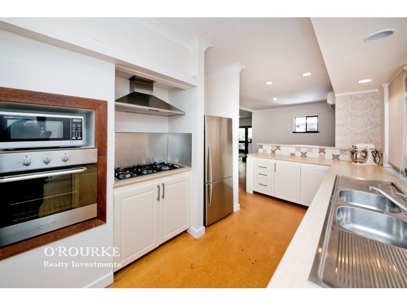 212 Grand Promenade, Doubleview WA 6018