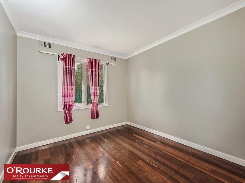 32 Denston Way, Girrawheen WA 6064