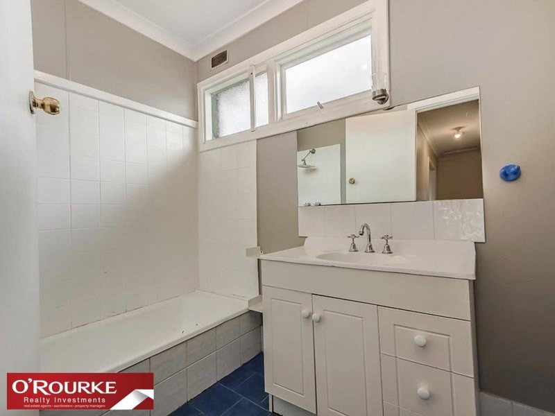 32 Denston Way, Girrawheen WA 6064