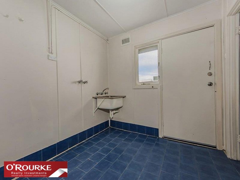 32 Denston Way, Girrawheen WA 6064