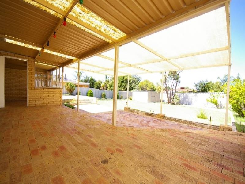 9 Collison Place, Marangaroo WA 6064