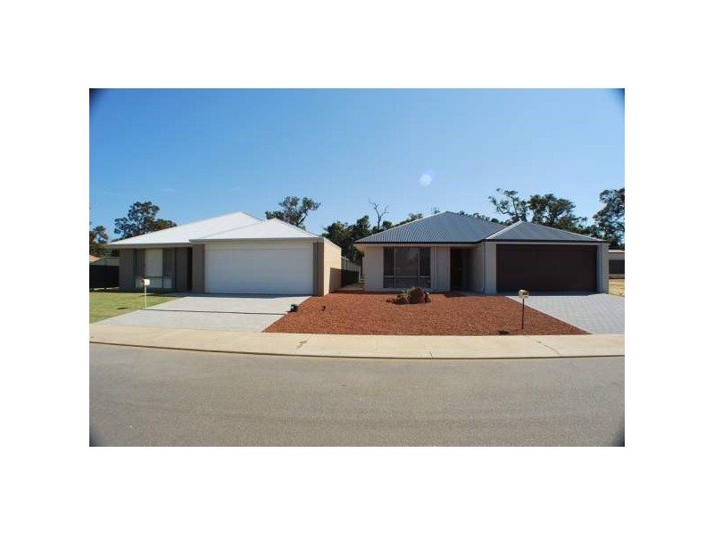 14 Whittaker Way, Waroona WA 6215
