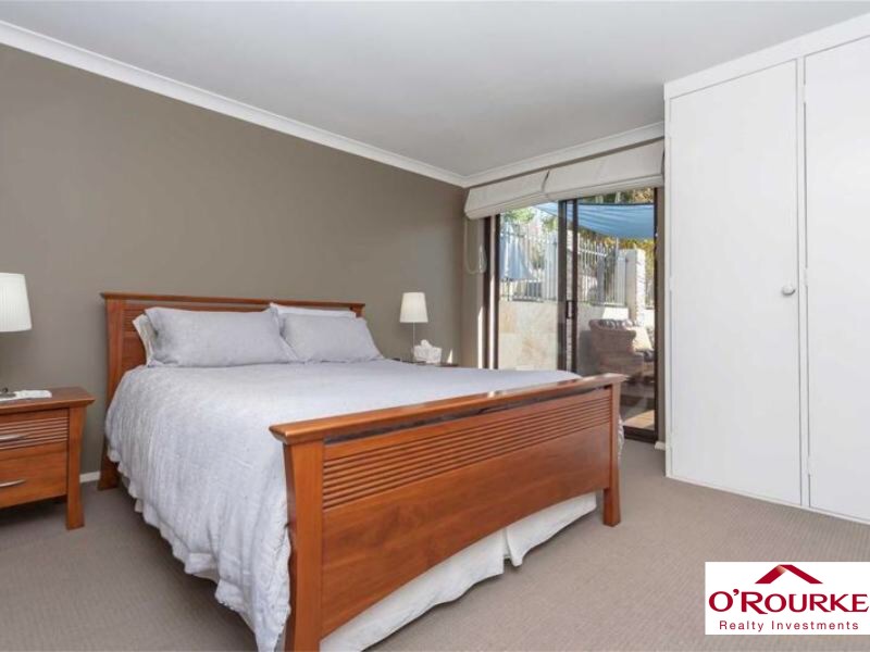 33 Luccombe Way, Karrinyup WA 6018