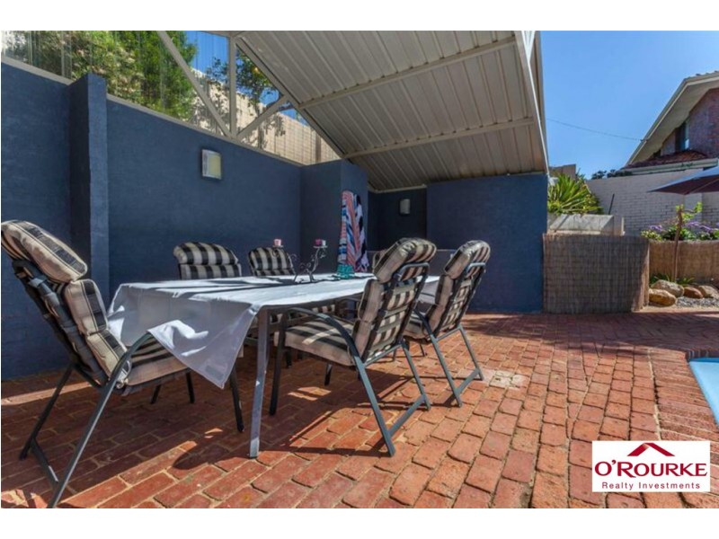 33 Luccombe Way, Karrinyup WA 6018