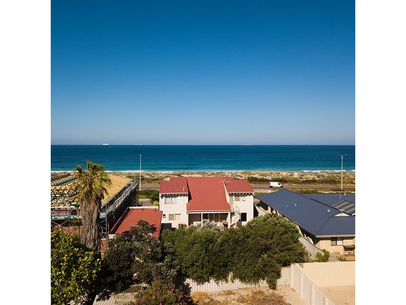 29 Bournemouth Parade, Trigg WA 6029