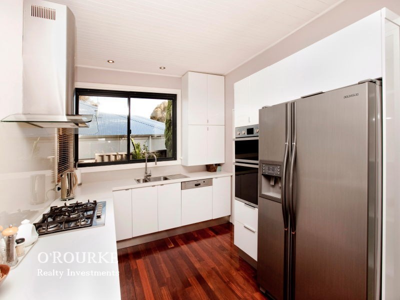 2 Gwelup Street, Karrinyup WA 6018