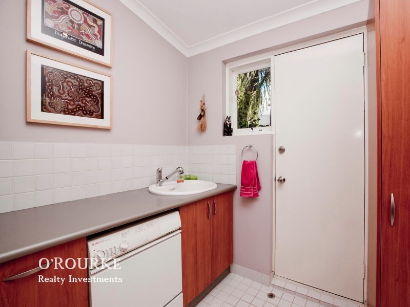 2 Gwelup Street, Karrinyup WA 6018