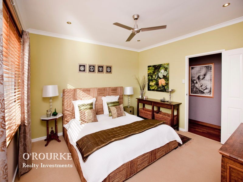 2 Gwelup Street, Karrinyup WA 6018